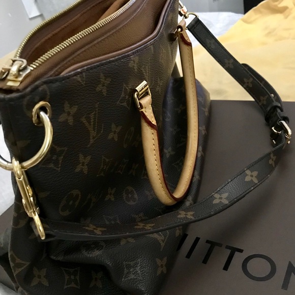 Authentic 2014  Louis Vuitton. Pallas. - Picture 2 of 8